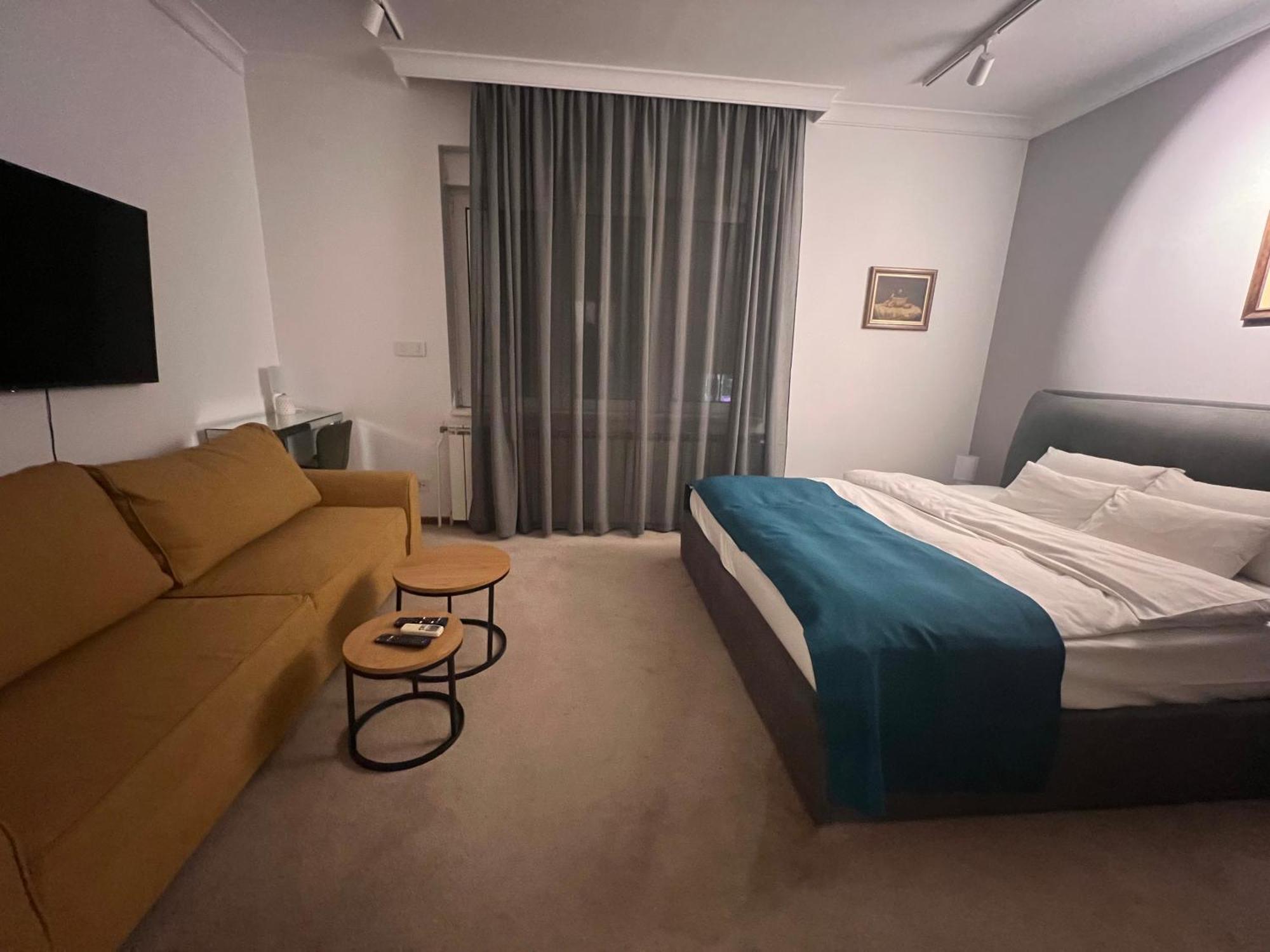Town Place Charlie Appartamento Belgrado